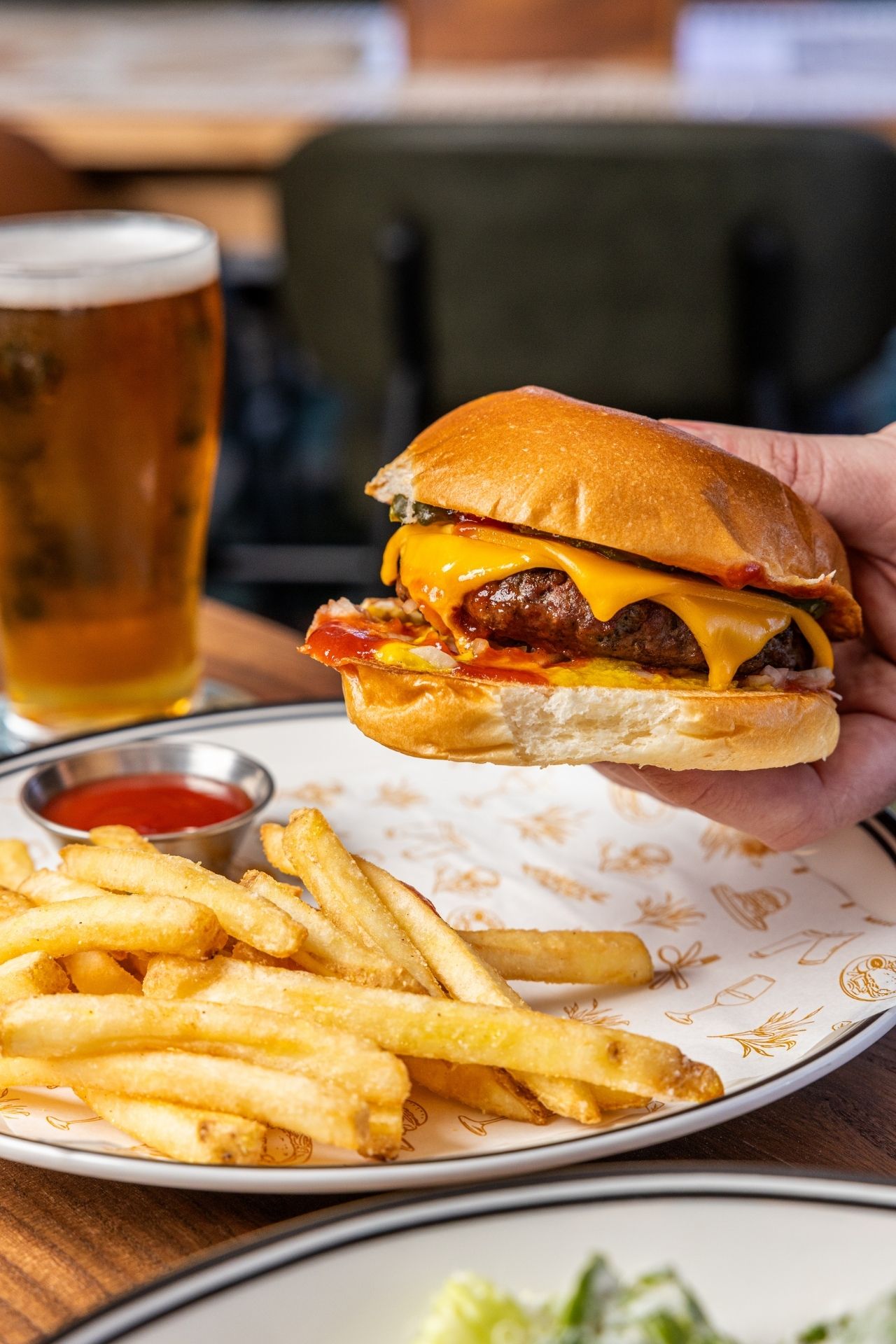 CLASSIC CHEESEBURGER